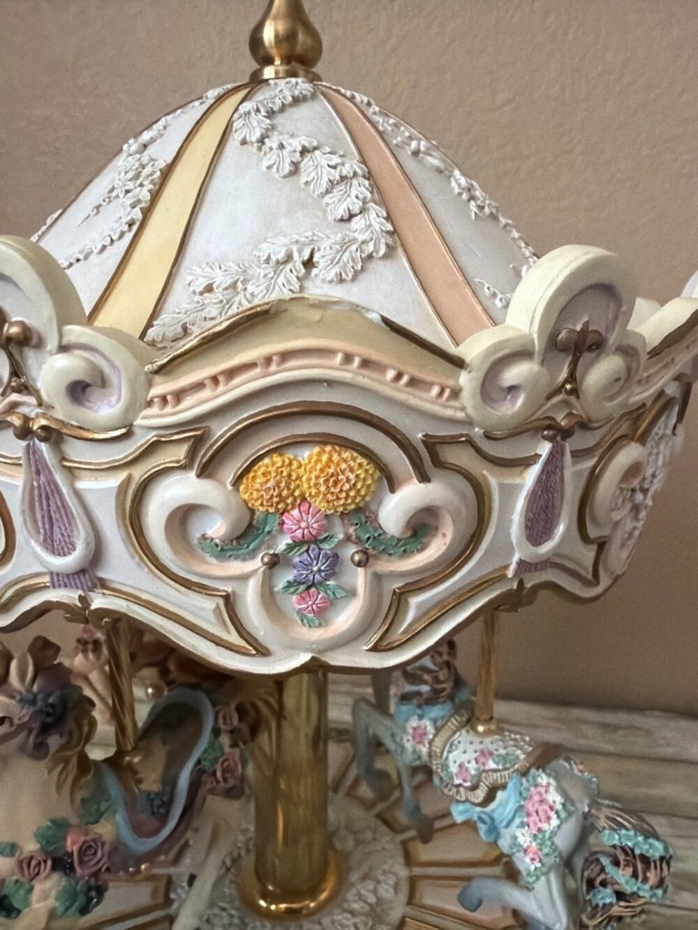 San Francisco Music Box Ltd Ed 4-Horse Carousel Color of Wind E Kamysz w/FLAWS - Picture 16 of 16